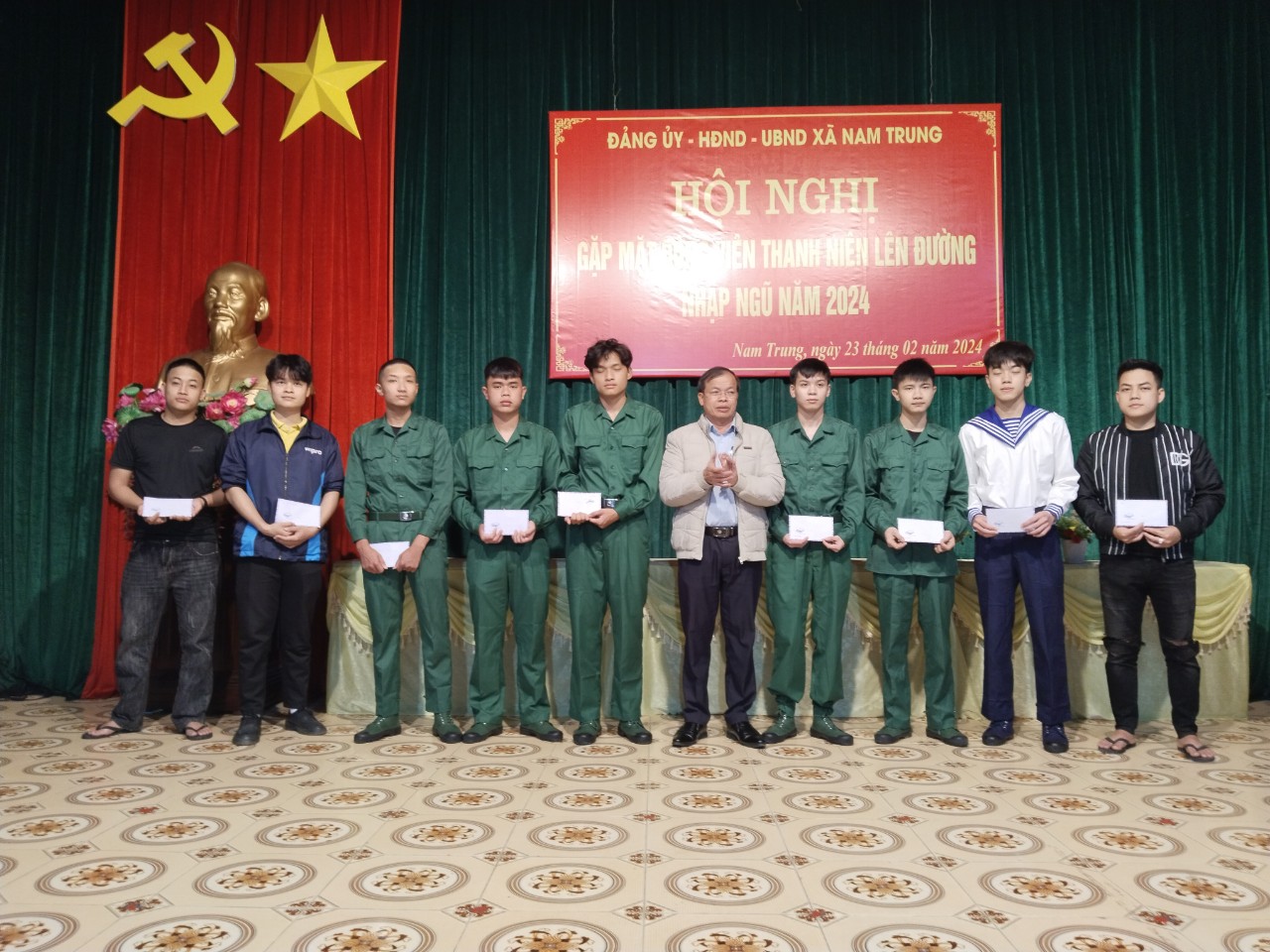 xã Nam Trung gặp mặt tân binh lên đường nhập ngũ năm 2024